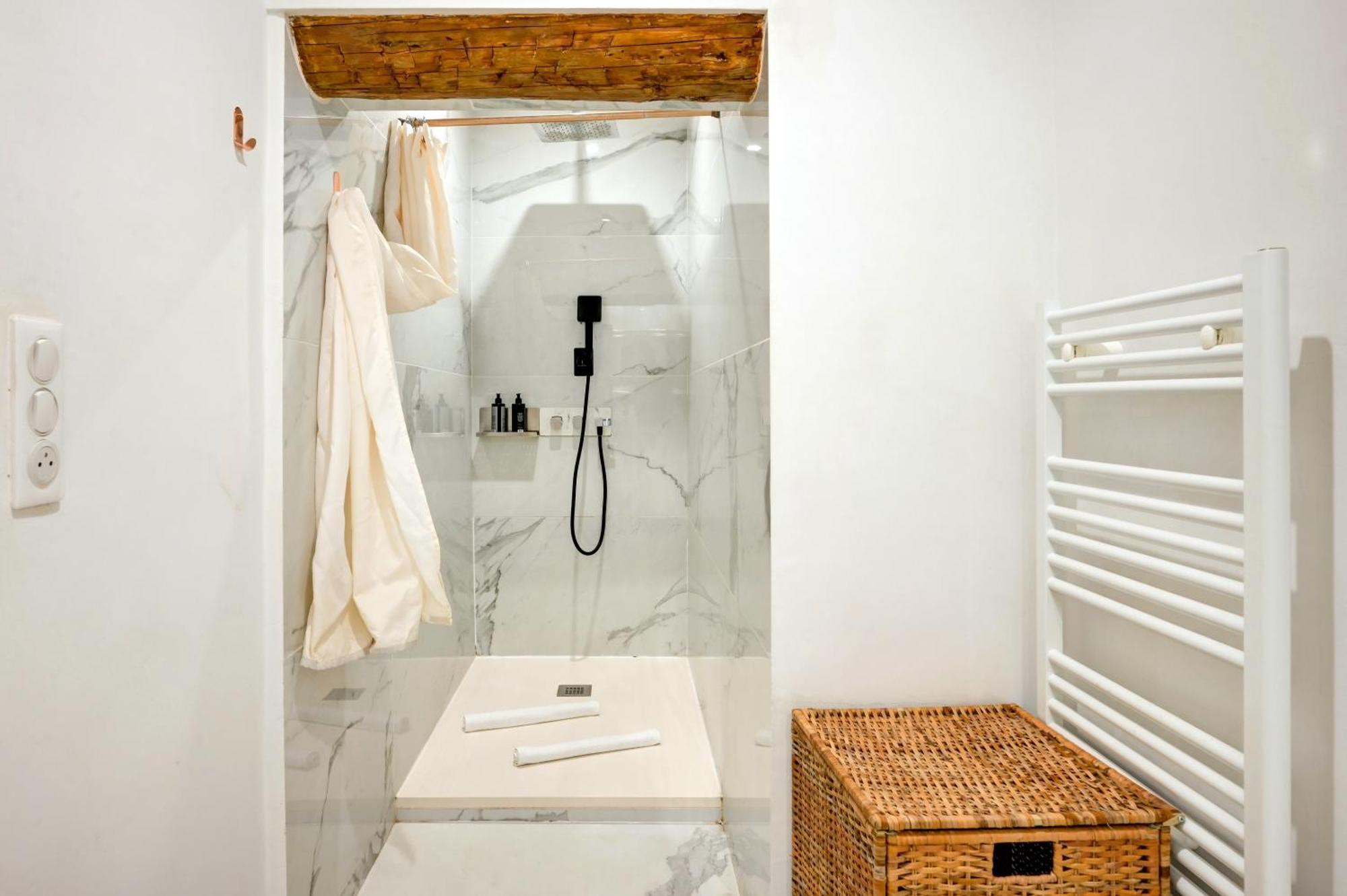 Les Suites De Montigny Aix-en-Provence Bilik gambar